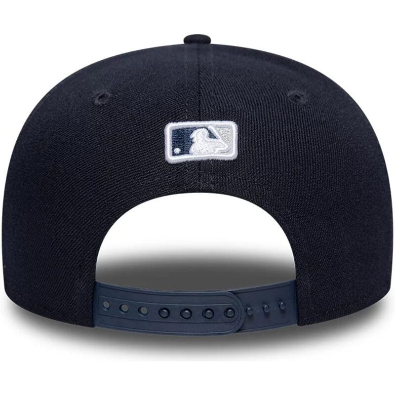 casquette-courbee-bleue-marine-snapback-9seventy-stretch-snap-player-replica-new-york-yankees-mlb-new-era