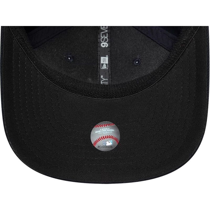 casquette-courbee-bleue-marine-snapback-9seventy-stretch-snap-player-replica-new-york-yankees-mlb-new-era