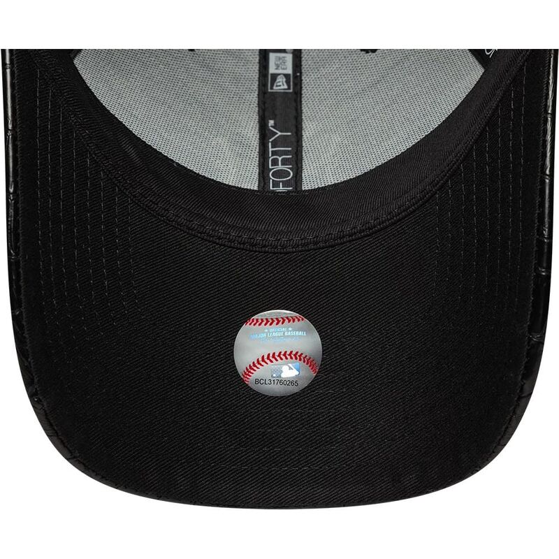 mutzen-gebogen-schwarz-verstellbares-band-9forty-pu-pattern-der-new-york-yankees-mlb-von-new-era