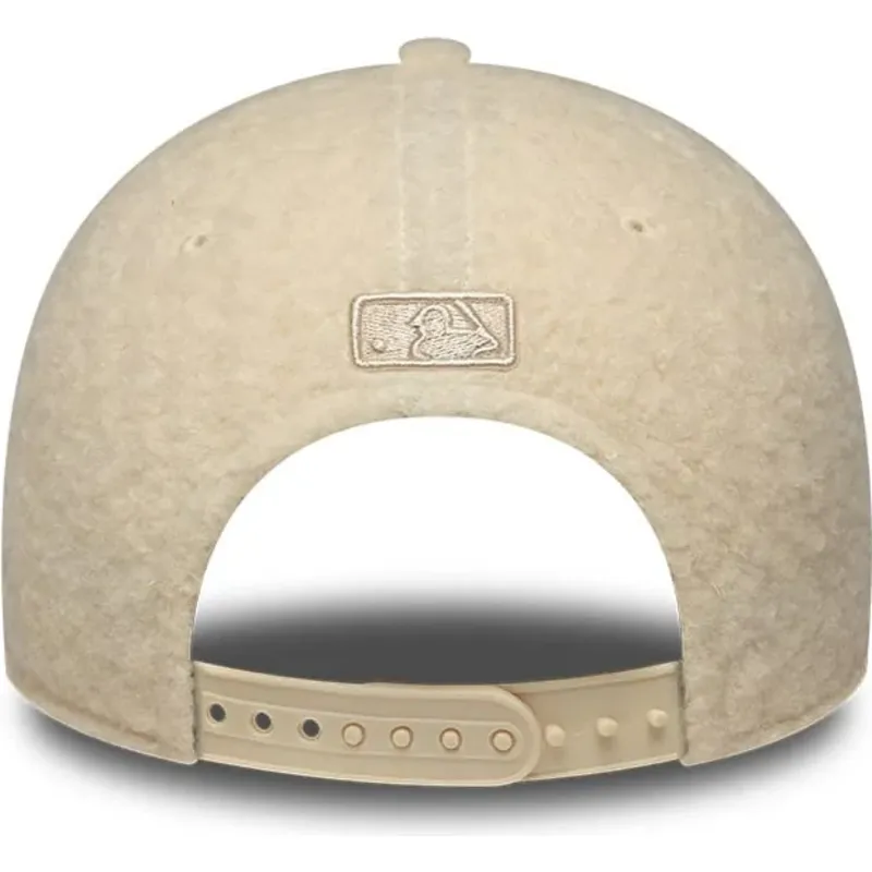 mutzen-gebogen-beige-snapback-9forty-m-crown-winter-borg-der-los-angeles-dodgers-mlb-von-new-era