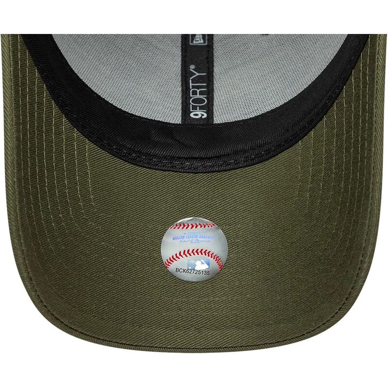 casquette-courbee-verte-ajustable-avec-logo-camouflage-9forty-outline-camo-new-york-yankees-mlb-new-era casquette-courbee-verte-ajustable-avec-logo-camouflage-9forty-outline-camo-new-york-yankees-mlb-new-era
