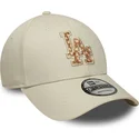 mutzen-gebogen-beige-verstellbares-band-9forty-faux-pony-infill-der-los-angeles-dodgers-mlb-von-new-era