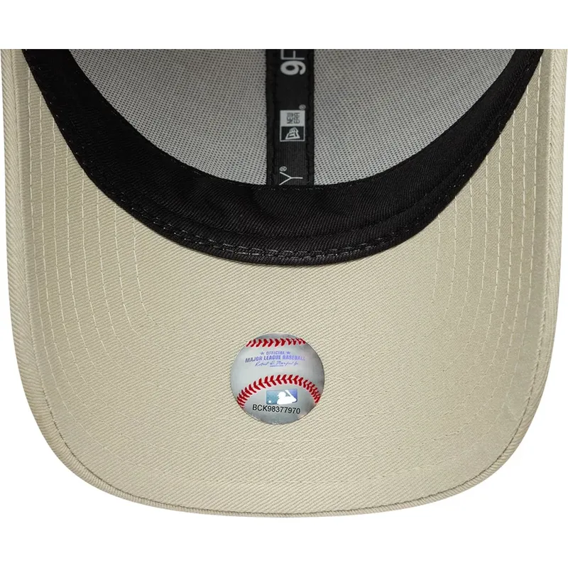 mutzen-gebogen-beige-verstellbares-band-9forty-faux-pony-infill-der-los-angeles-dodgers-mlb-von-new-era mutzen-gebogen-beige-verstellbares-band-9forty-faux-pony-infill-der-los-angeles-dodgers-mlb-von-new-era