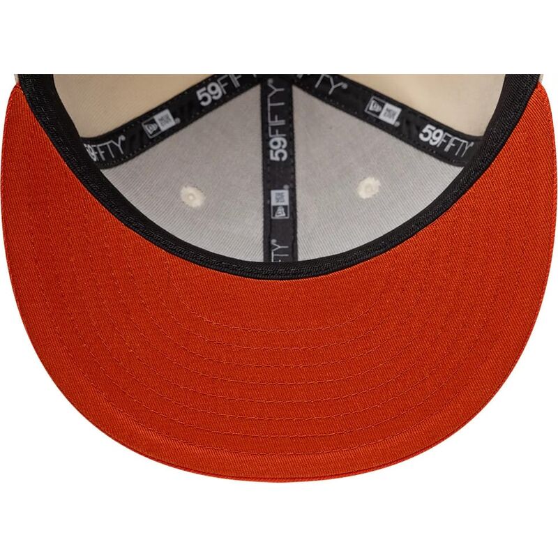 casquette-plate-beige-et-orange-ajustee-avec-logo-orange-59fifty-league-essential-new-york-yankees-mlb-new-era