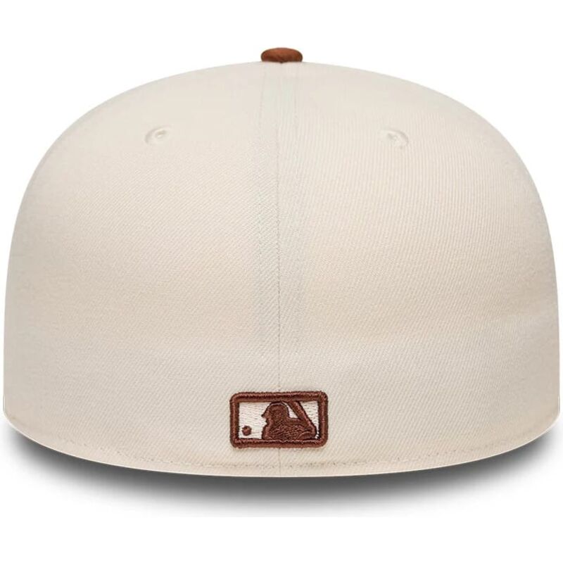 casquette-plate-marron-et-beige-ajustee-avec-logo-marron-59fifty-league-essential-new-york-yankees-mlb-new-era casquette-plate-marron-et-beige-ajustee-avec-logo-marron-59fifty-league-essential-new-york-yankees-mlb-new-era