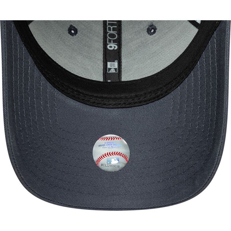casquette-courbee-grise-fonce-ajustable-avec-logo-grise-fonce-9forty-league-essential-new-york-yankees-mlb-new-era