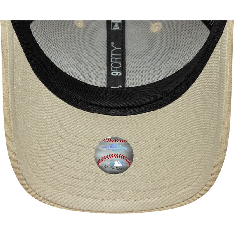 casquette-courbee-beige-ajustable-avec-logo-beige-9forty-m-crown-cord-new-york-yankees-mlb-new-era