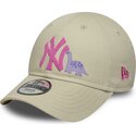 mutzen-gebogen-beige-verstellbares-band-fur-kinder-rosa-9forty-dino-icon-der-new-york-yankees-mlb-von-new-era