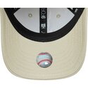 casquette-courbee-beige-ajustable-pour-enfant-avec-logo-rose-9forty-dino-icon-new-york-yankees-mlb-new-era