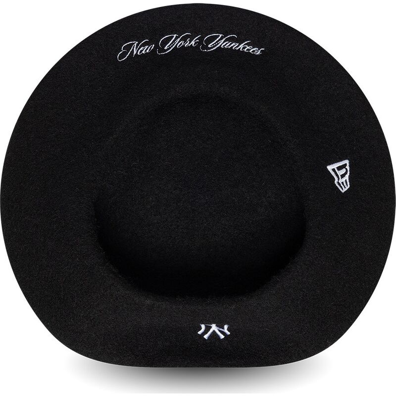 beret-noir-wool-script-new-york-yankees-mlb-new-era beret-noir-wool-script-new-york-yankees-mlb-new-era