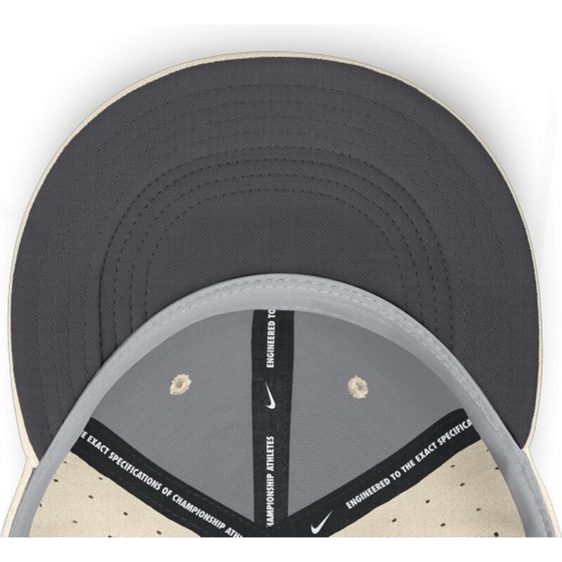 casquette-plate-beige-ajustee-dri-fit-true-structured-aero-bill-new-york-yankees-mlb-nike casquette-plate-beige-ajustee-dri-fit-true-structured-aero-bill-new-york-yankees-mlb-nike