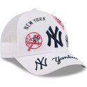 mutzen-gebogen-weiss-snapback-9forty-m-crown-a-frame-all-over-der-new-york-yankees-mlb-von-new-era