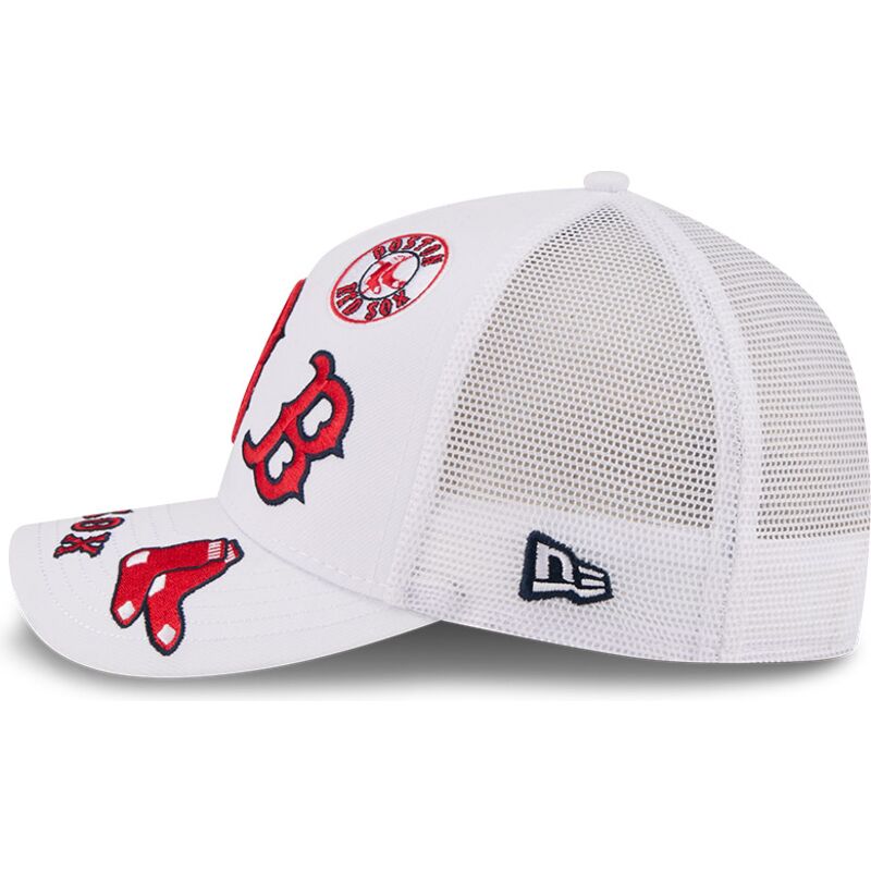 mutzen-gebogen-weiss-snapback-9forty-m-crown-a-frame-all-over-der-boston-red-sox-mlb-von-new-era
