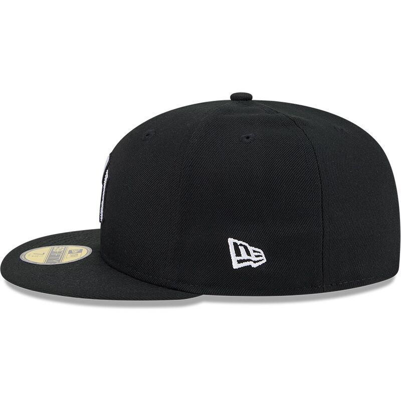 casquette-plate-noire-ajustee-59fifty-rhinestone-badge-new-york-yankees-mlb-new-era