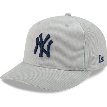 Casquette courbée grise ajustée avec logo bleu marine...