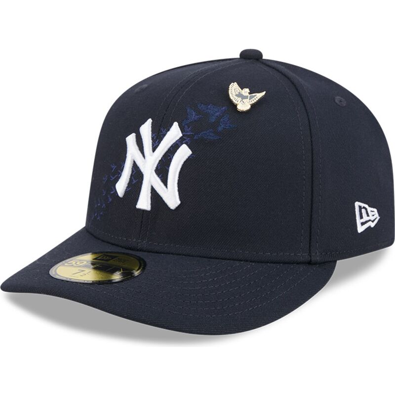 casquette-courbee-bleue-marine-ajustee-59fifty-pin-na-lifestyle-f1-new-york-yankees-mlb-new-era casquette-courbee-bleue-marine-ajustee-59fifty-pin-na-lifestyle-f1-new-york-yankees-mlb-new-era