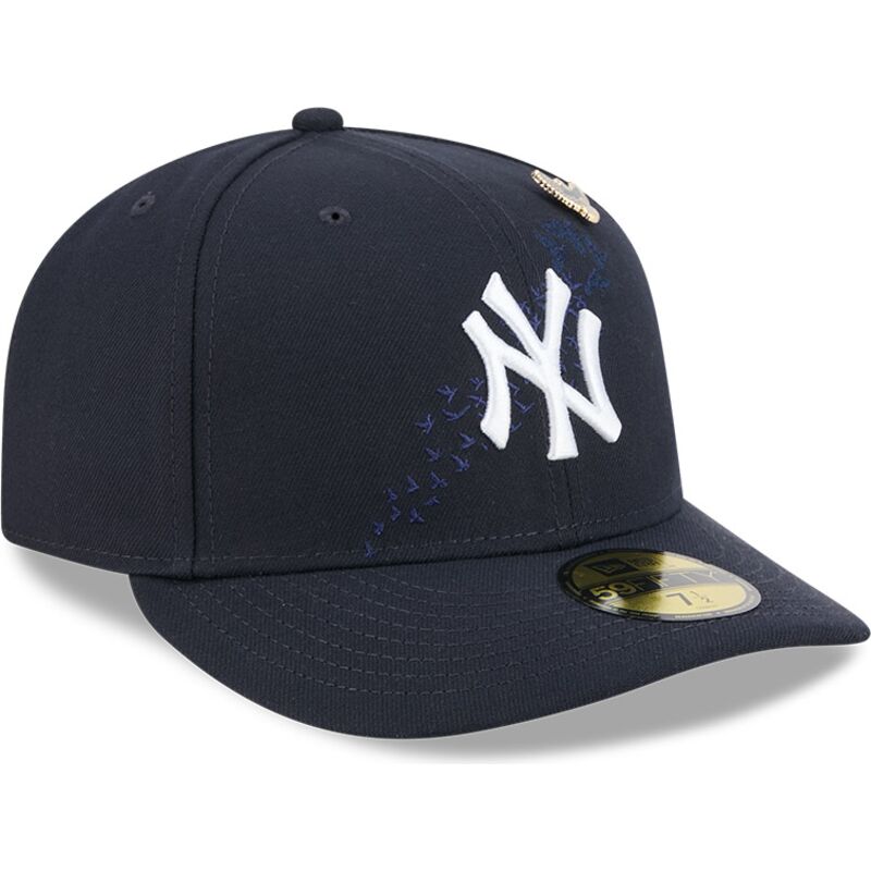 casquette-courbee-bleue-marine-ajustee-59fifty-pin-na-lifestyle-f1-new-york-yankees-mlb-new-era casquette-courbee-bleue-marine-ajustee-59fifty-pin-na-lifestyle-f1-new-york-yankees-mlb-new-era
