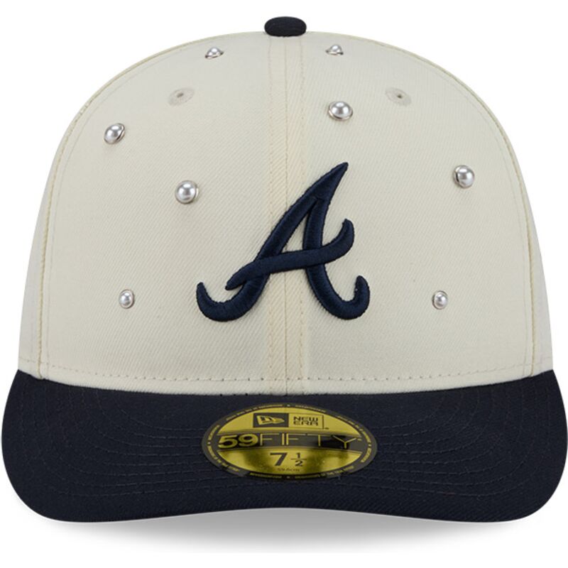 mutzen-gebogen-beige-angepasst-59fifty-beads-na-lifestyle-f1-der-atlanta-braves-mlb-von-new-era