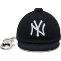 porte-cles-bleu-marine-mini-cap-keychain-new-york-yankees-mlb-new-era