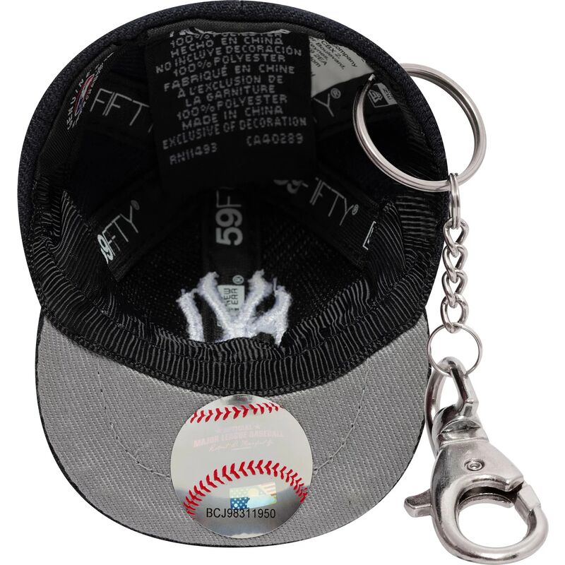 porte-cles-bleu-marine-mini-cap-keychain-new-york-yankees-mlb-new-era porte-cles-bleu-marine-mini-cap-keychain-new-york-yankees-mlb-new-era