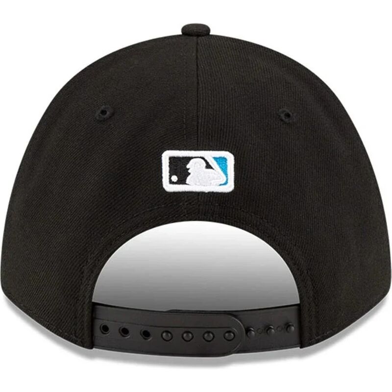 mutzen-gebogen-schwarz-snapback-9forty-m-crown-player-replica-der-miami-marlins-mlb-von-new-era