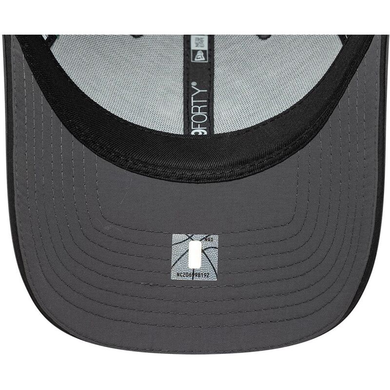 mutzen-gebogen-grau-verstellbares-band-9forty-recycled-der-chicago-bulls-nba-von-new-era