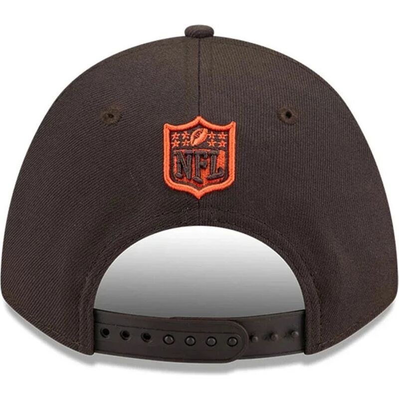 casquette-courbee-marron-snapback-9forty-m-crown-team-cleveland-browns-nfl-new-era casquette-courbee-marron-snapback-9forty-m-crown-team-cleveland-browns-nfl-new-era
