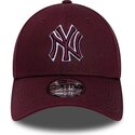 mutzen-gebogen-rot-verstellbares-band-9forty-team-outline-der-new-york-yankees-mlb-von-new-era