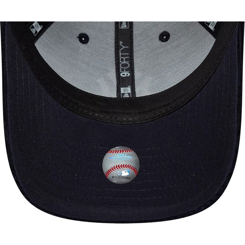 casquette-courbee-bleue-marine-snapback-9forty-m-crown-cord-visor-new-york-yankees-mlb-new-era