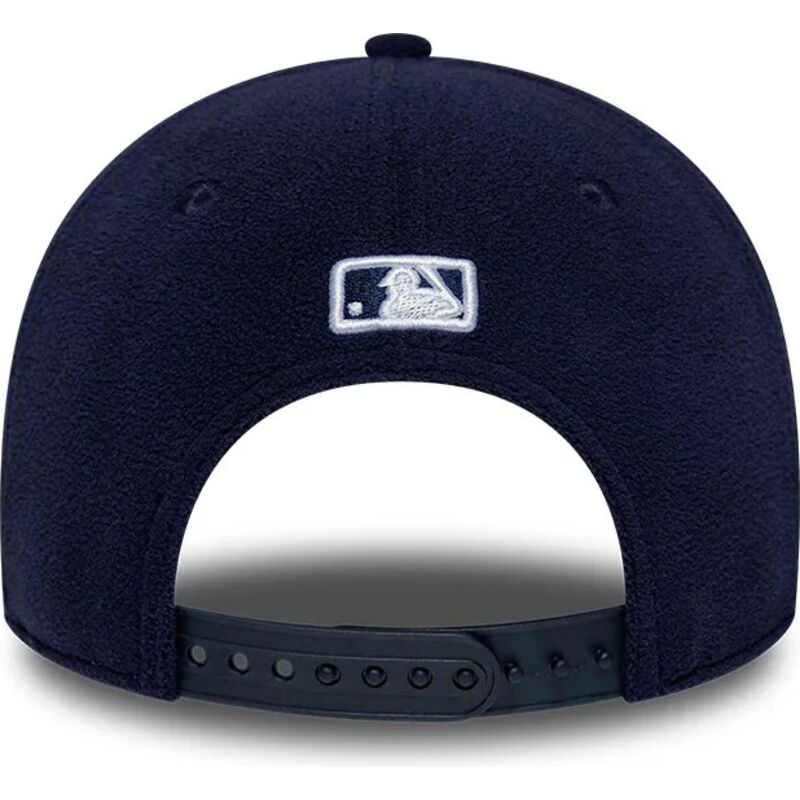casquette-courbee-bleue-marine-snapback-9forty-m-crown-fleece-new-york-yankees-mlb-new-era