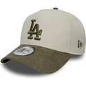 casquette-courbee-verte-et-beige-snapback-avec-logo-vert-e-frame-suede-visor-los-angeles-dodgers-mlb-new-era