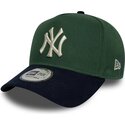 mutzen-gebogen-grun-snapback-9forty-e-frame-suede-visor-der-new-york-yankees-mlb-von-new-era