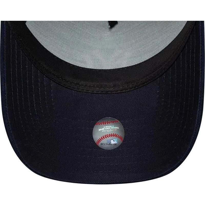 casquette-courbee-verte-et-bleue-marine-snapback-e-frame-suede-visor-new-york-yankees-mlb-new-era