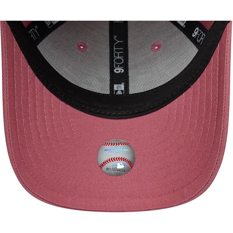 casquette-courbee-rose-ajustable-pour-enfant-9forty-space-new-york-yankees-mlb-new-era casquette-courbee-rose-ajustable-pour-enfant-9forty-space-new-york-yankees-mlb-new-era