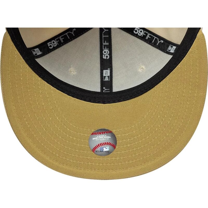 casquette-plate-beige-et-marron-ajustee-59fifty-league-essential-new-york-yankees-mlb-new-era