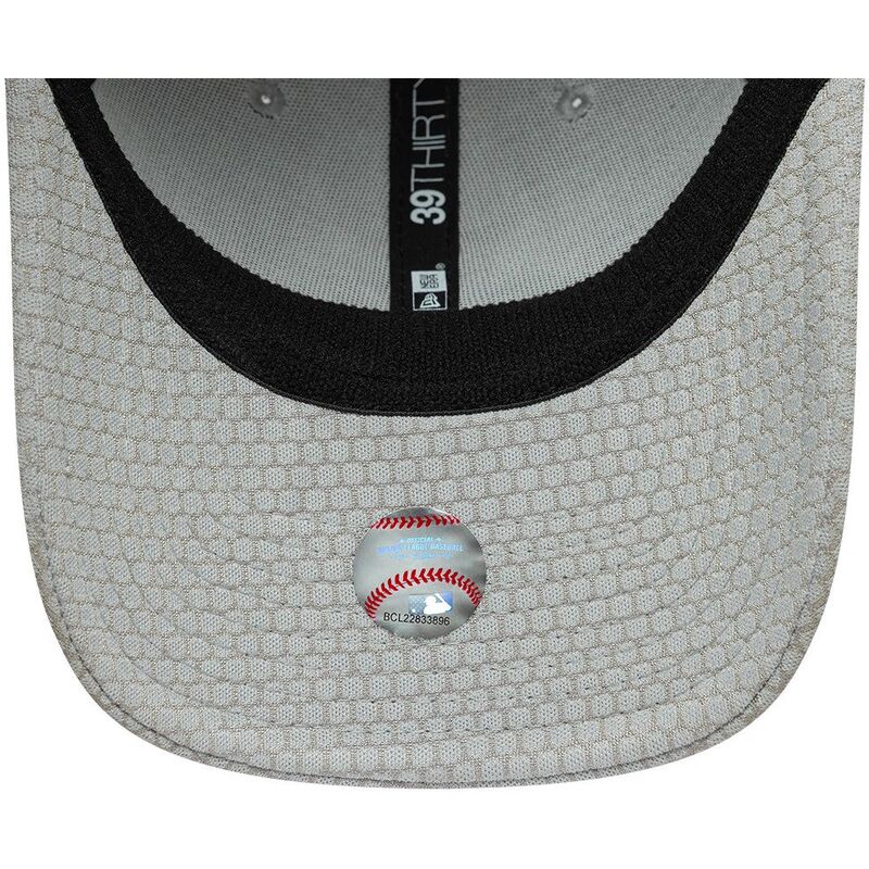 mutzen-gebogen-grau-angepasst-39thirty-stretch-mesh-der-new-york-yankees-mlb-von-new-era mutzen-gebogen-grau-angepasst-39thirty-stretch-mesh-der-new-york-yankees-mlb-von-new-era
