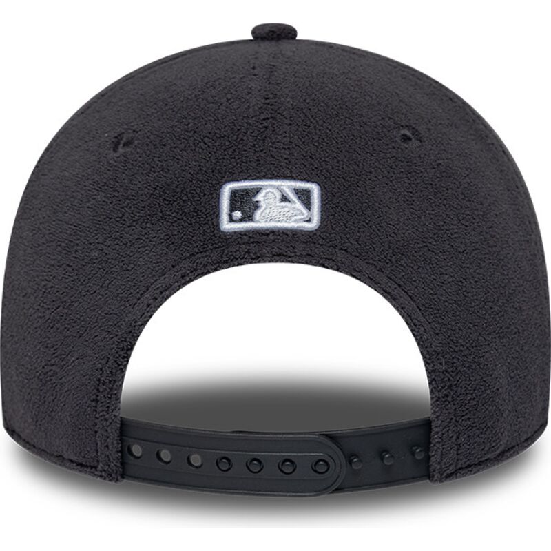 casquette-courbee-grise-snapback-9forty-m-crown-fleece-los-angeles-dodgers-mlb-new-era