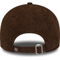 casquette-courbee-marron-ajustable-pour-femme-9twenty-cord-script-new-york-yankees-mlb-new-era