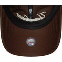 casquette-courbee-marron-ajustable-pour-femme-9twenty-cord-script-new-york-yankees-mlb-new-era