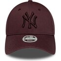 casquette-courbee-grenat-ajustable-pour-femme-avec-logo-grenat-9forty-league-essential-new-york-yankees-mlb-new-era