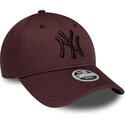 casquette-courbee-grenat-ajustable-pour-femme-avec-logo-grenat-9forty-league-essential-new-york-yankees-mlb-new-era