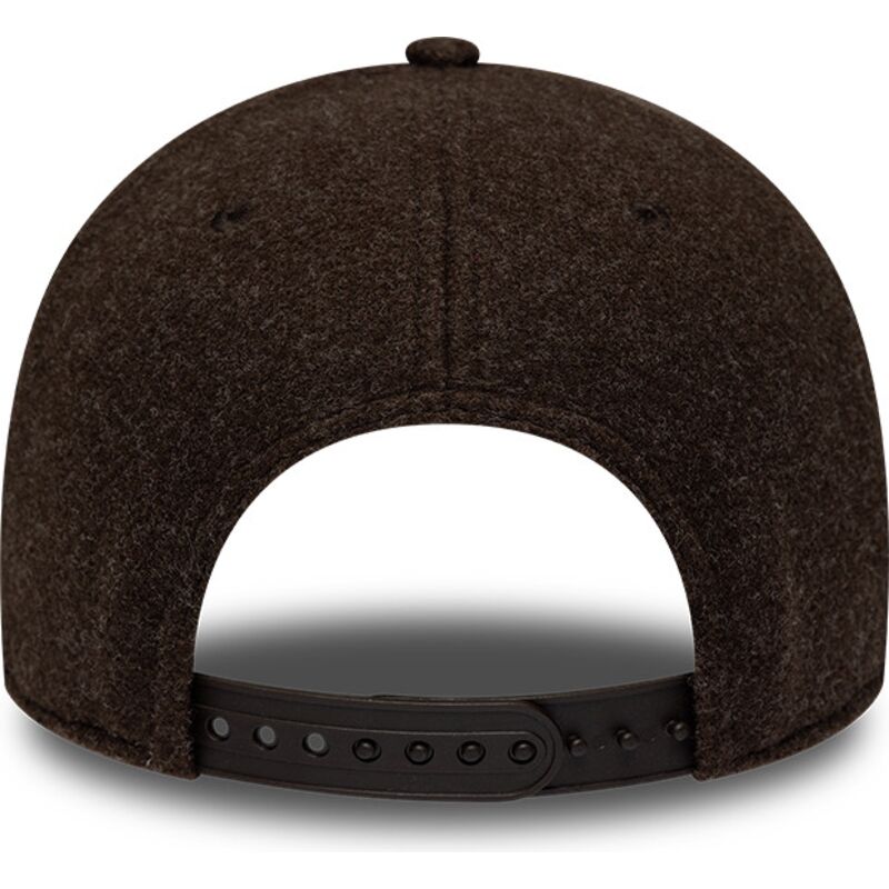 casquette-courbee-marron-snapback-avec-logo-marron-9forty-winter-new-york-yankees-mlb-new-era