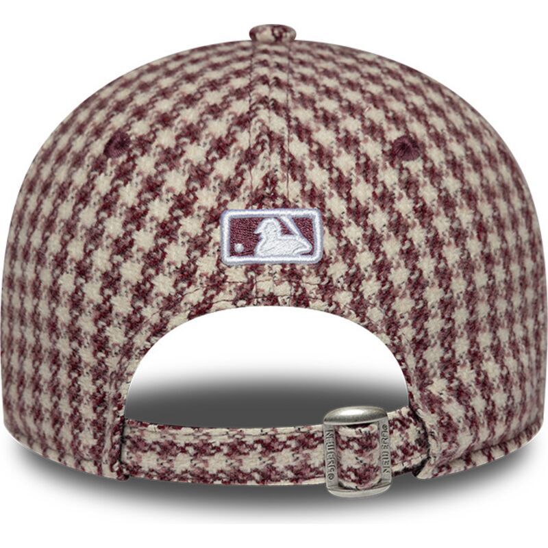 casquette-courbee-grenat-et-beige-ajustable-pour-femme-avec-logo-grenat-9forty-m-crown-houndstooth-new-york-yankees-mlb-new-era