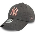 casquette-courbee-grise-ajustable-avec-logo-rose-9forty-tech-pull-new-york-yankees-mlb-new-era