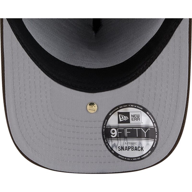 mutzen-gebogen-braun-snapback-9fifty-a-frame-precurved-visor-pin-der-atlanta-braves-mlb-von-new-era mutzen-gebogen-braun-snapback-9fifty-a-frame-precurved-visor-pin-der-atlanta-braves-mlb-von-new-era