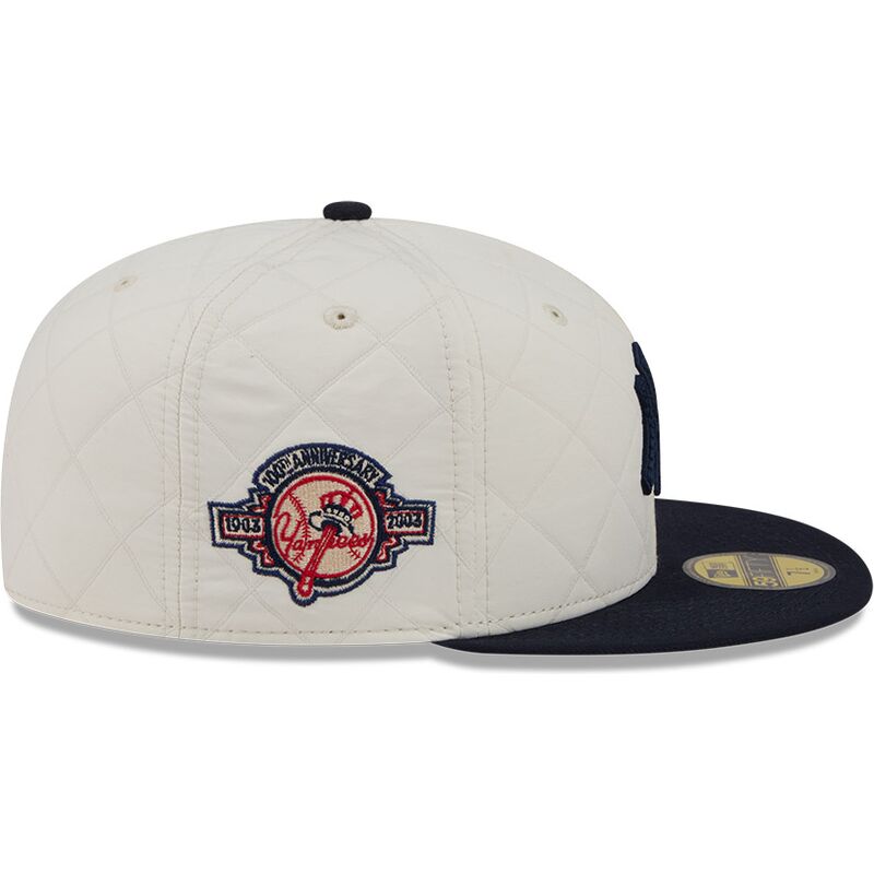 casquette-plate-blanche-et-bleue-marine-ajustee-59fifty-checkered-new-york-yankees-mlb-new-era