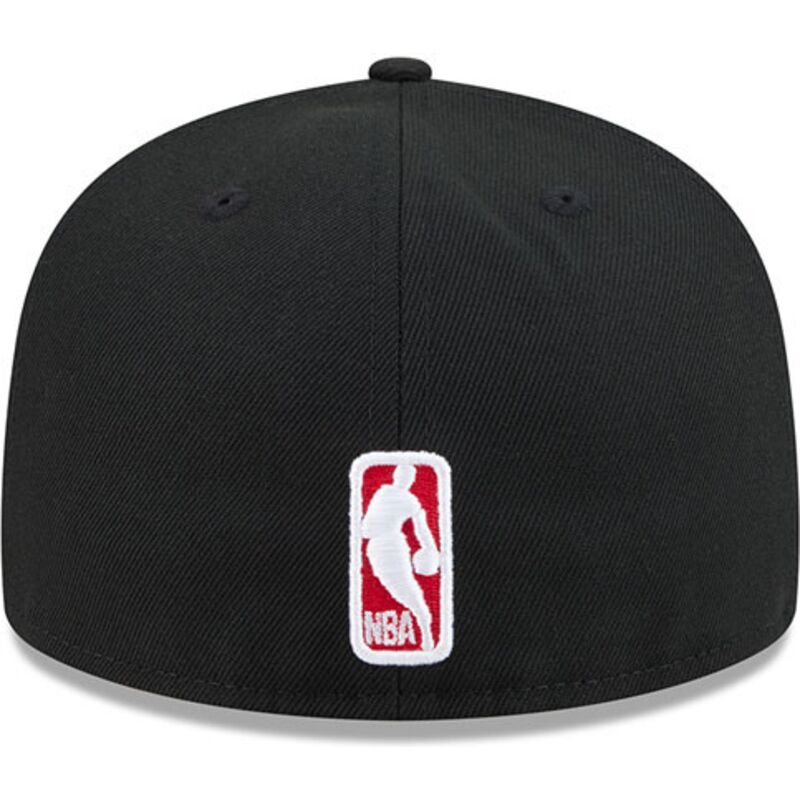 casquette-plate-noire-ajustee-59fifty-rhinestone-badge-chicago-bulls-nba-new-era casquette-plate-noire-ajustee-59fifty-rhinestone-badge-chicago-bulls-nba-new-era