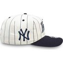 casquette-courbee-bleue-marine-et-blanche-snapback-19twenty-pinstripe-new-york-yankees-mlb-new-era