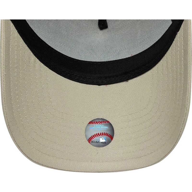 mutzen-gebogen-beige-snapback-a-frame-league-essential-der-new-york-yankees-mlb-von-new-era