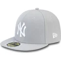 mutzen-flach-grau-angepasst-fur-kinder-59fifty-essential-der-new-york-yankees-mlb-von-new-era
